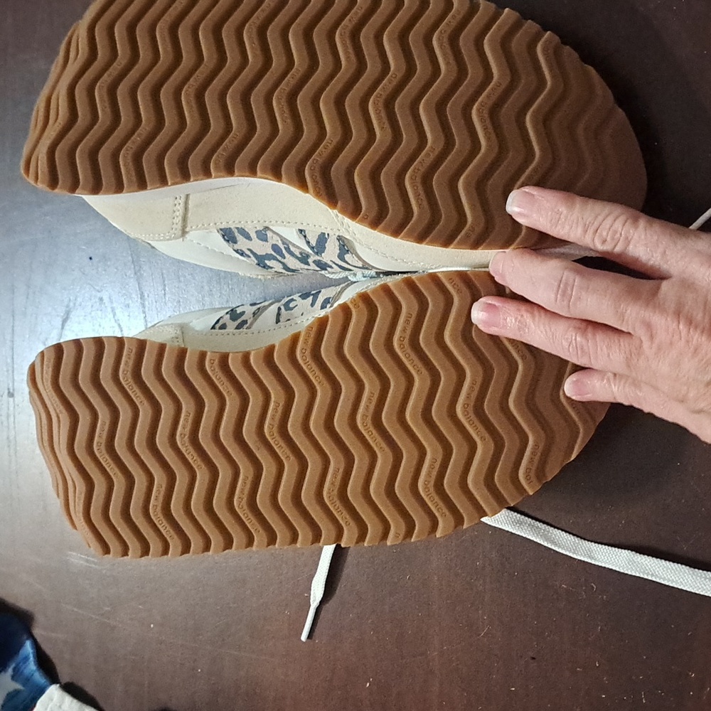 Shoes - Picture 2 of 3